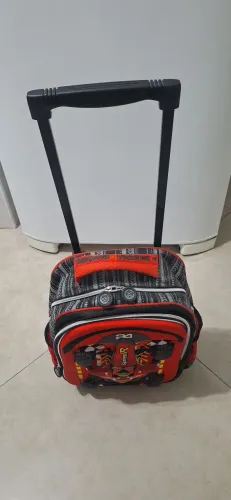 Mochila Carro 3D com led brilho 