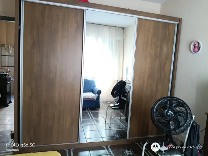 Guarda roupa novo vendo 700 reais 2 metros de largura e 3 metros de altura interessados