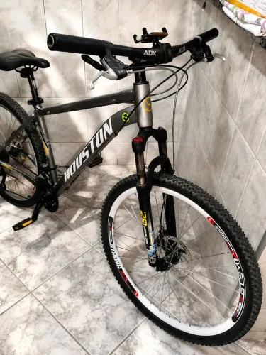 ? Houston HT80 Aro 29 | Quadro 19 | Suspensão com Trava