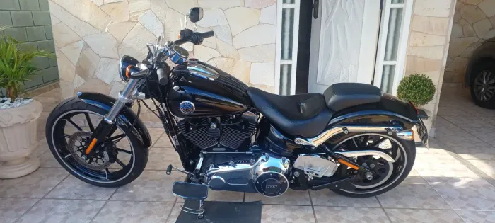 Harley Blackout 103 , apenas 11.000 km