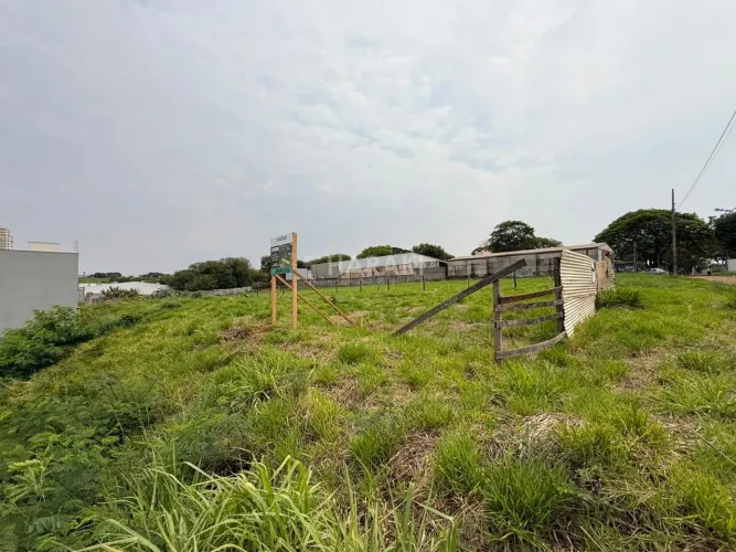 Terreno para Venda no Parque Industrial, em Maringá / PR