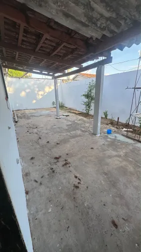 ALUGO CASA/KITNET