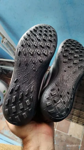Chuteira umbro zerada 39