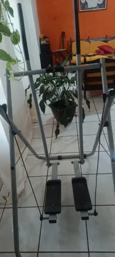 Aparelho elíptico para ginástica 