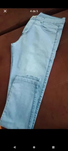 DUAS CALÇAS JEANS 100 REAIS