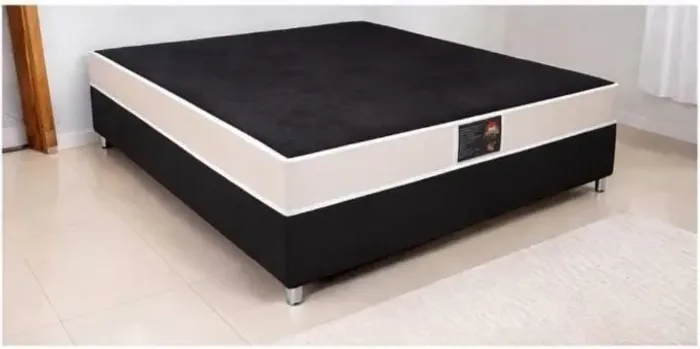 Cama de casal com espuma
