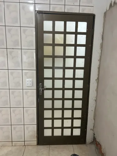 Porta de ferro