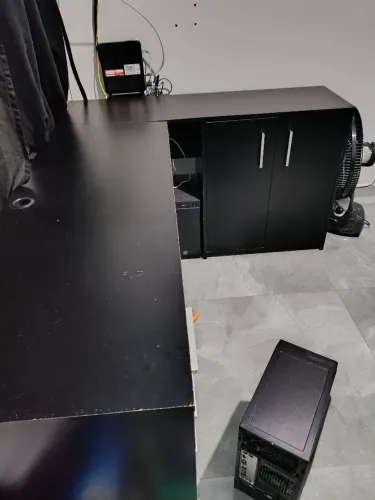 Mesa para computador em L, só 100 reias