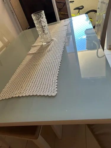 Mesa com 4 cadeiras