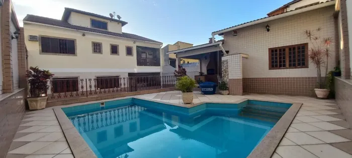 Casa com 4 Quartos à venda, 254 m² por R$ 990.000,00 - Jardim Sulacap - Rio de Janeiro/RJ