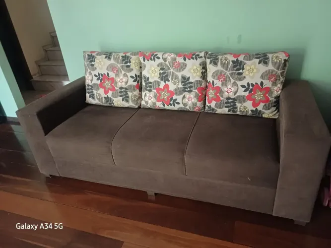 Vendo sofá de 2 e 3 lugares em estado de novo.