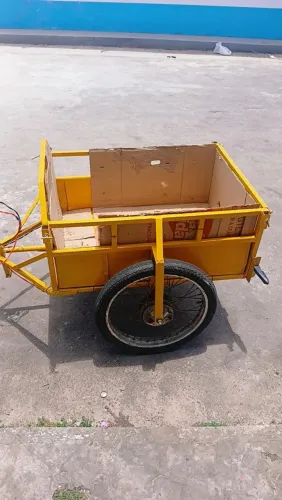 VENDE-SE CARRETINHA PARA MOTO