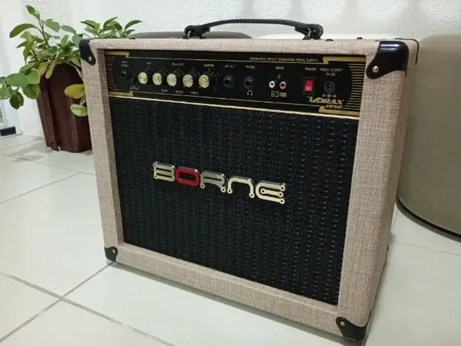 Amplificador Guitarra Borne Vorax 1050 - cor palha 