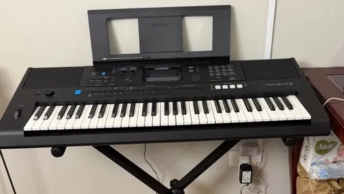 Teclado Yamaha PSR-E-473