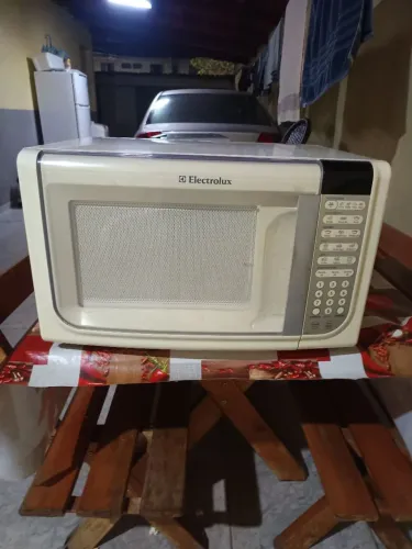 Microondas Eletrolux 30 litros