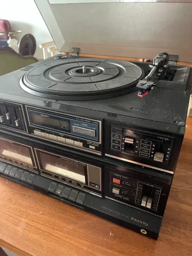 Aparelho de som Sanyo anos 80