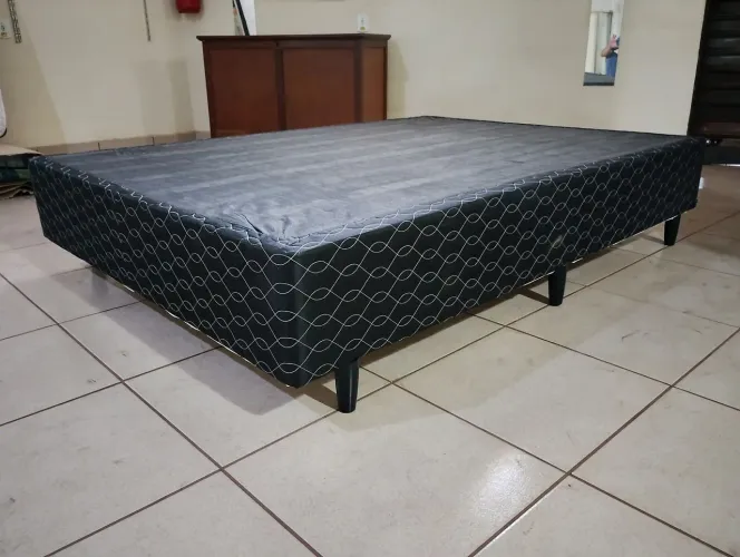 Cama box casal medidas padrão,conservada e resistente,entrega grátis para Ribeirão Preto.