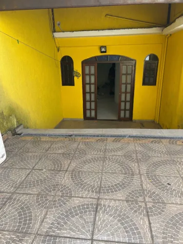 Porta balcão e 2 janelas de madeira
