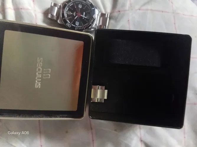 Vende-se relógio séculos