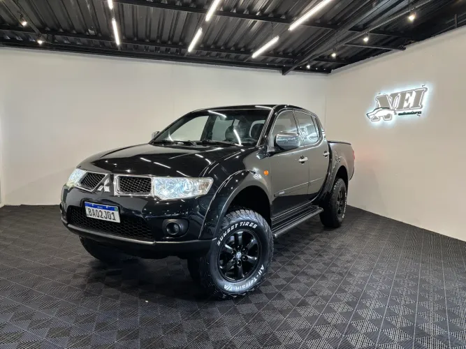 Mitsubishi L200 Triton HPE 3.2 CD TB Int.diesel AUT 2013