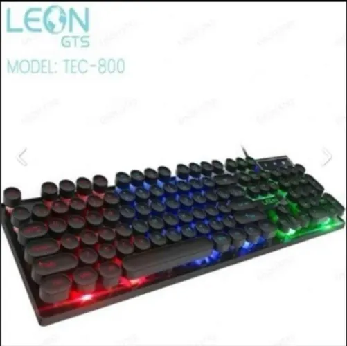 Teclado Game TEC-800 cor preto com luz RGB para jogos e uso manual da LEON GTS