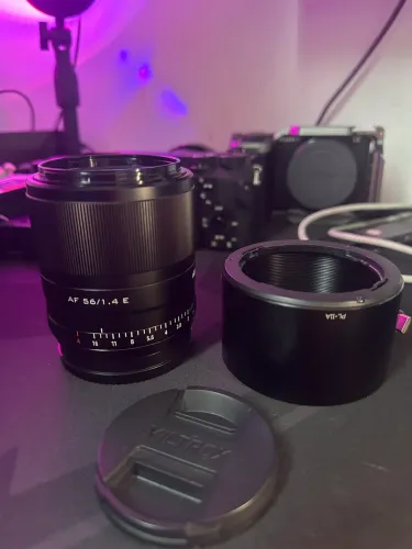 Viltrox 56mm f/1.4 para Sony E-Mount - Estado de Nova