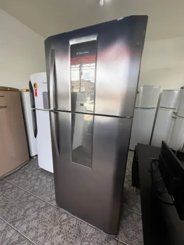 geladeira DF80 frost free, espaçosa 553L com garantia e dependendo do local entregamos