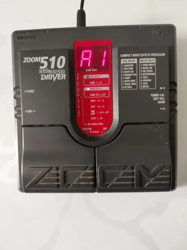Pedaleira guitarra zoom 510 em otimo estado aceito troca