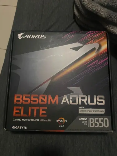 Placa-Mãe Gigabyte B550M Aorus Elite Rev. 1.3, AMD AM4, Micro ATX, DDR4, Preto - B550M AOR