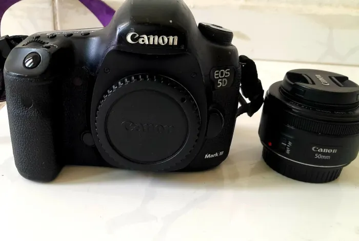 Camera Canon 5D MARK III