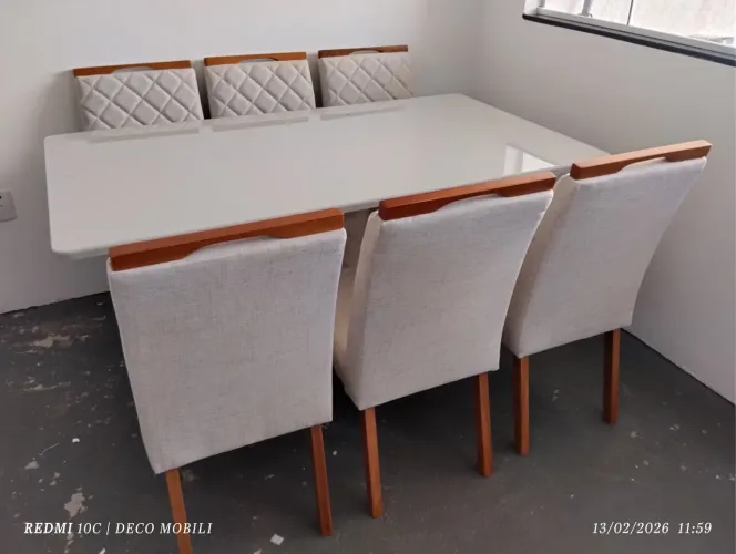 Mesa de jantar nova