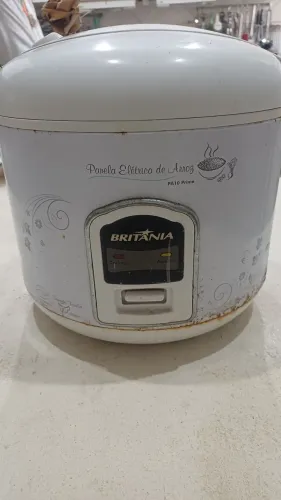 Panela Elétrica de Arroz Britânia PA10 Prime - 10 Xícaras (700W)