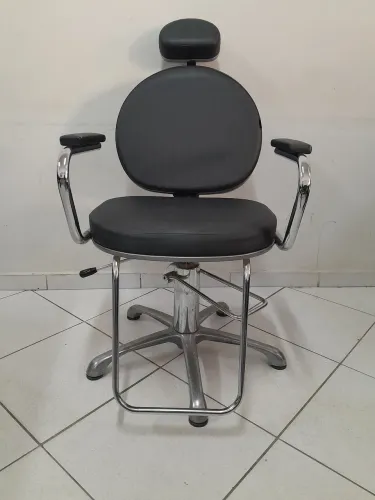 Vende - se Cadeira para barbearia ou salão de beleza 