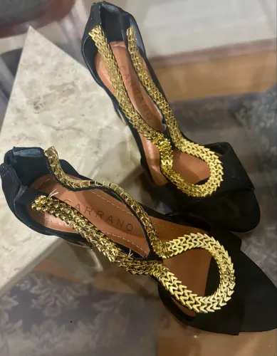 Sandália elegante Carrano