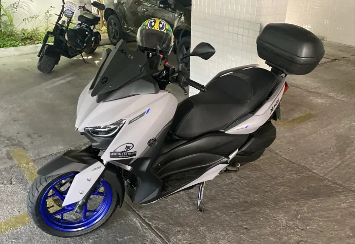 Xmax250 abs 2022 2º dono, impecável.