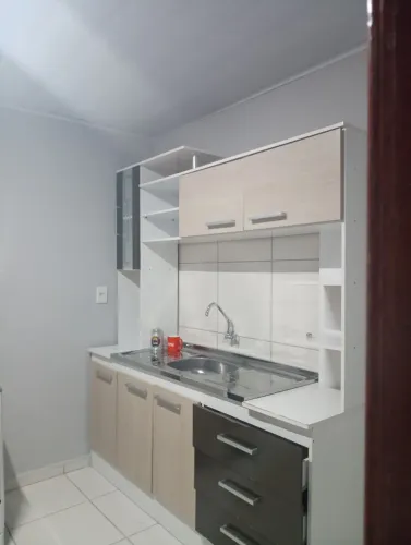 Aluga-se apartamento semi-mobiliado