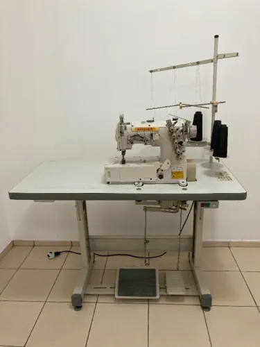 Máquina de Costura Galoneira Industrial