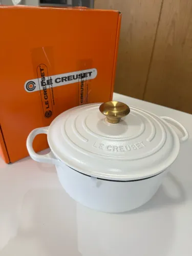 Panela Le Creuset Signature Branca 24 cm - Pegador Dourado - Nova na Caixa