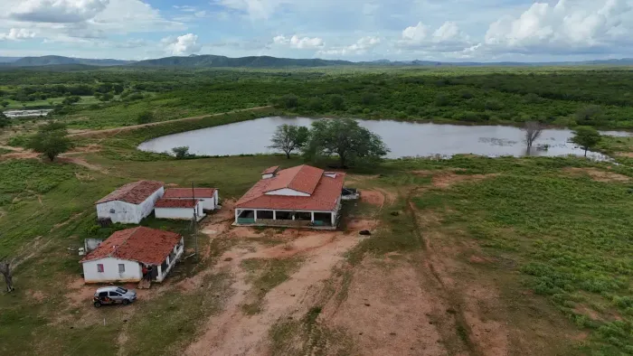 fazenda com 152 hectares em São Tomé com cortada pelo rio potengi e estruturada