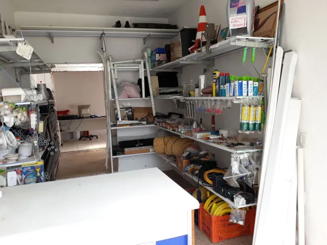 Ferramentas e materiais de ar condicionado e demais