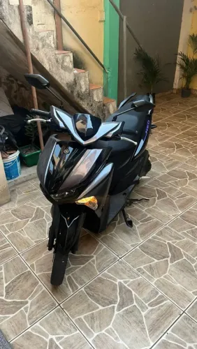 12k único dono, pouco km rodado tá zera ainda só pegar e andar