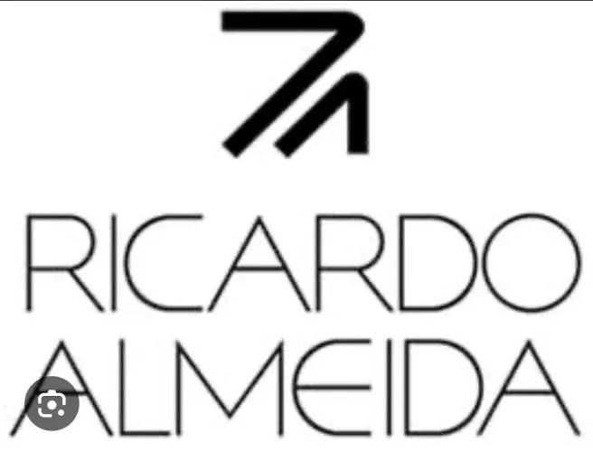 Lote de roupas Ricardo Almeida