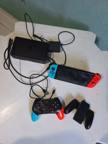 Nintendo Switch OLED 64 GB + cartão de memória 256 GB completo e desbloqueado