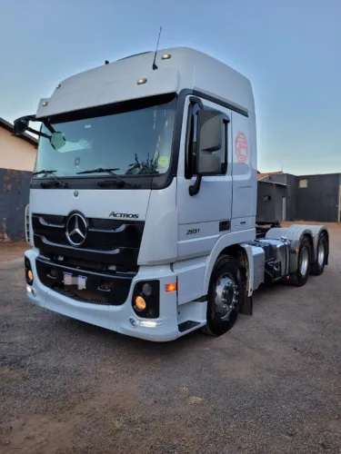 ENTRADA R$ 41.999 - MB ACTROS 2651 6x4 2016