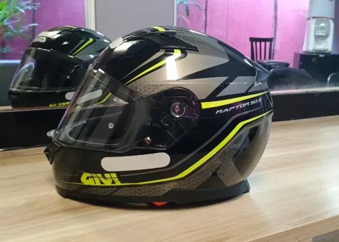 Capacete Givi Seminovo