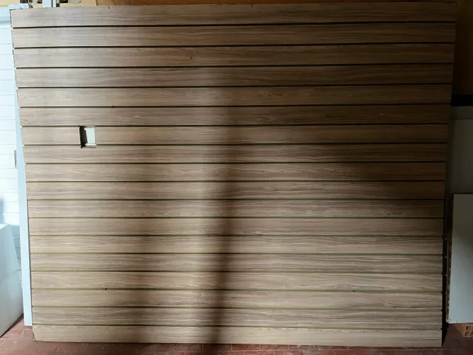 Painel Canaletado para prateleira de Loja em MDF Amadeirado ideal 