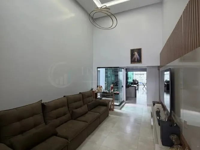 Casa a venda no jardim das americas porteira fechada