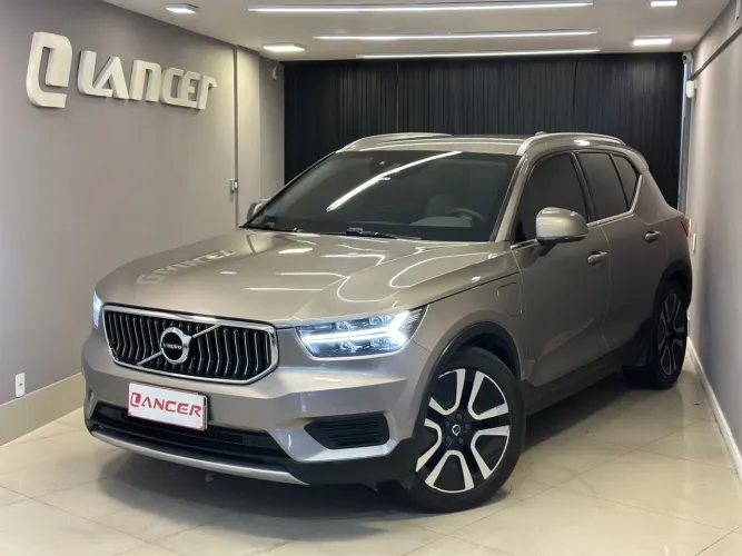 Volvo XC40 XC 40 T-5 Híbrido Momentum 1.5 262cv 2021