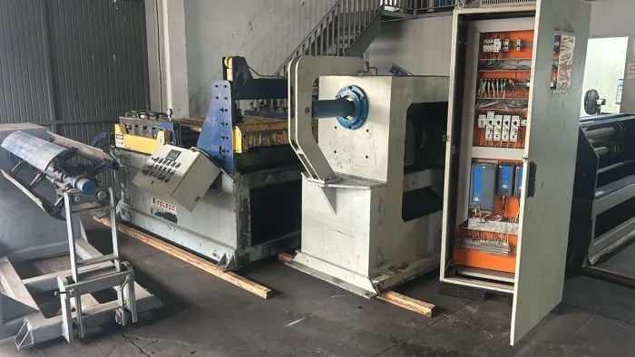 Desbobinador endireitador alimentador slitter bobinador