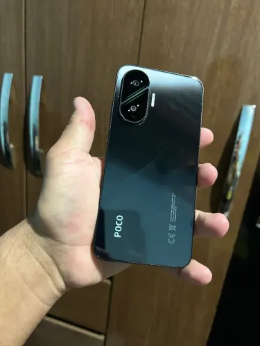 Xiaomi Poco F7 512gb/16gb<br>Snapdragon 8gen3<br>Intacto e sem detalhes<br>Menos de 1 Ano De Uso